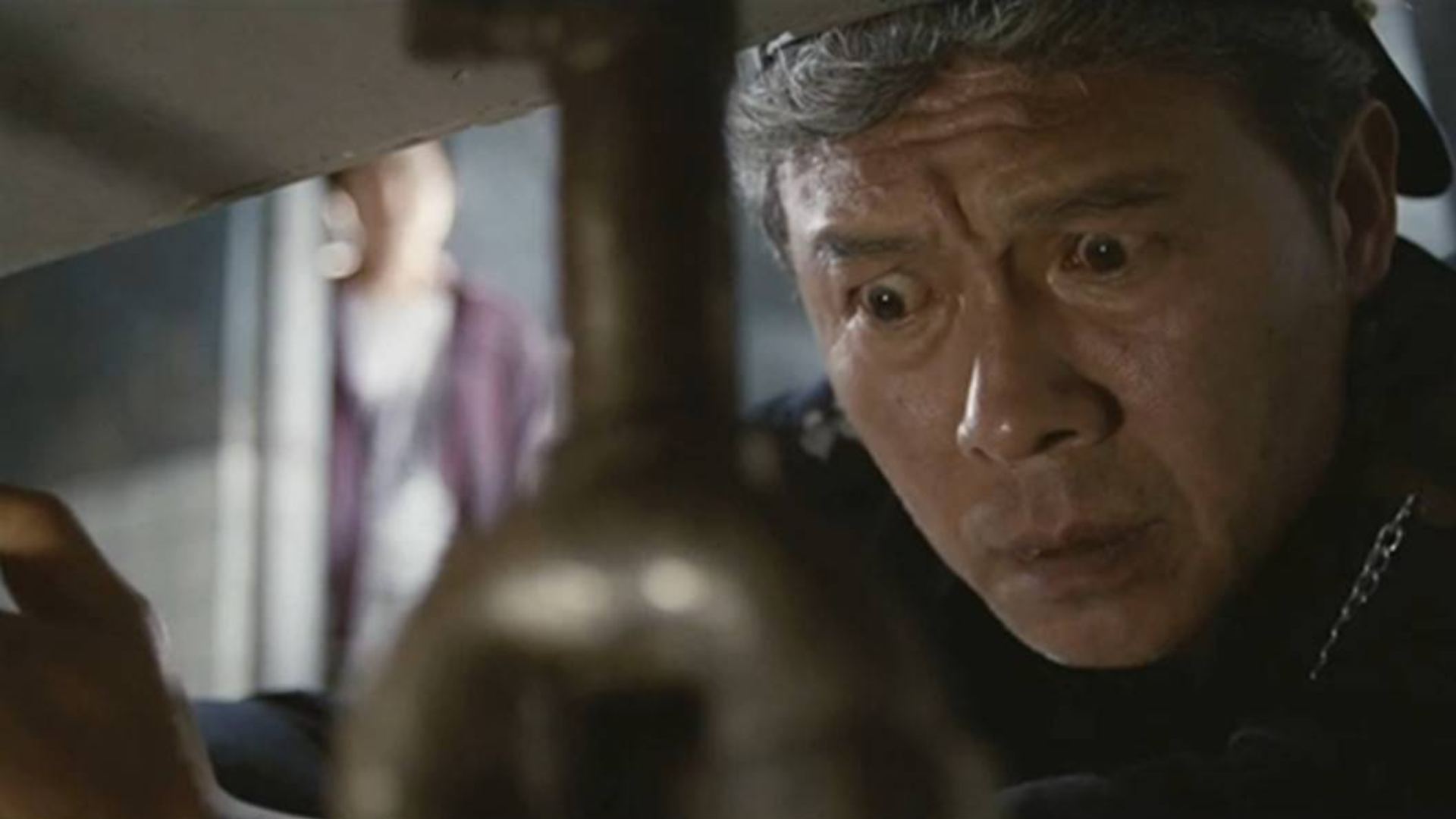 大叔帮邻居修水管,却在下水道发现了可怕的东西……《邻居》